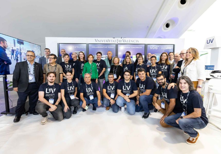 integrants UV al estand